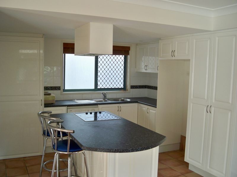 1/71 Miles Street, Hawthorne QLD 4171