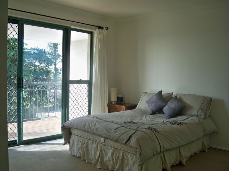 1/71 Miles Street, Hawthorne QLD 4171