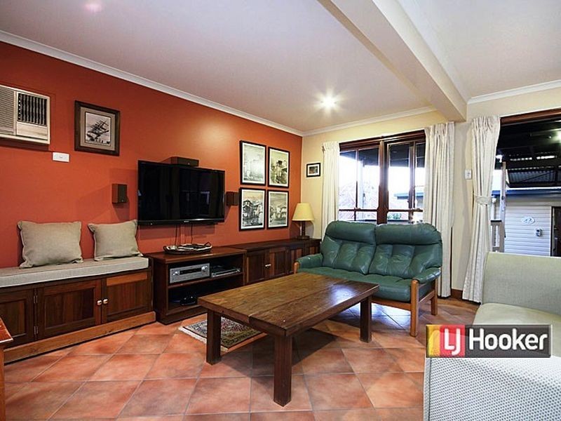 33 Wambool Street, Bulimba QLD 4171