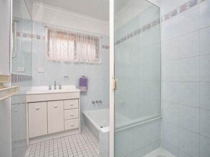 12 Redleaf Street, Mansfield QLD 4122