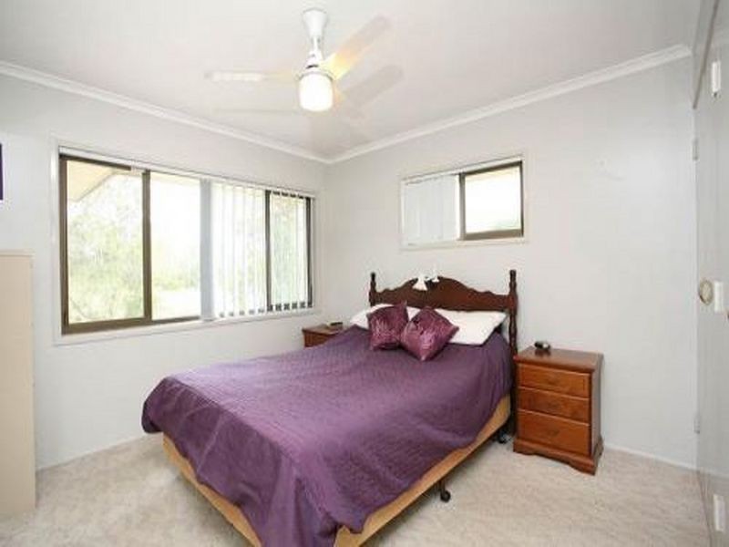12 Redleaf Street, Mansfield QLD 4122