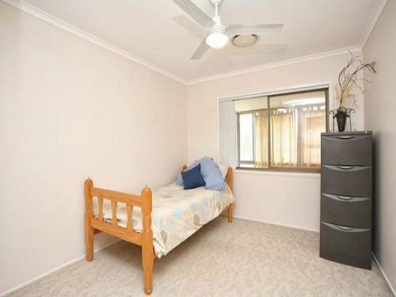 12 Redleaf Street, Mansfield QLD 4122