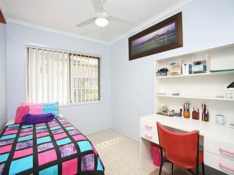 12 Redleaf Street, Mansfield QLD 4122
