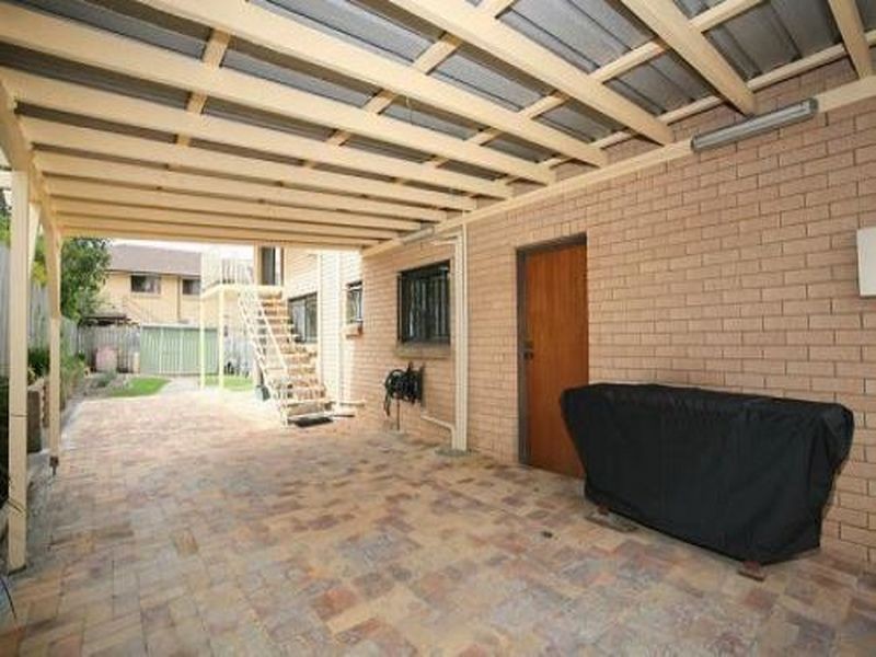 12 Redleaf Street, Mansfield QLD 4122