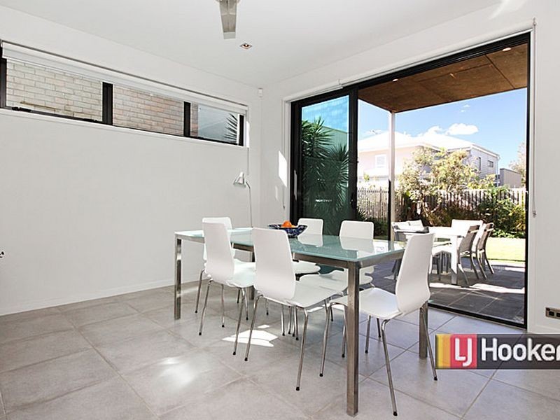 9 Edgewater Place, Bulimba QLD 4171