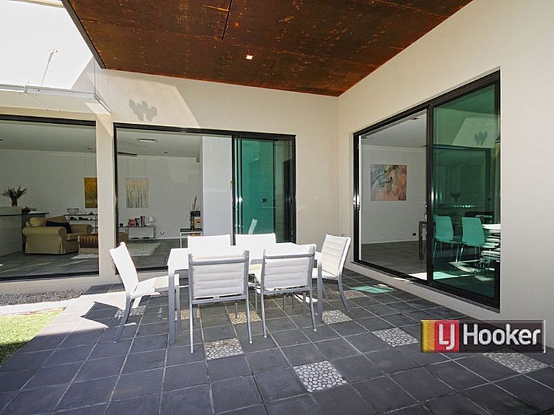 9 Edgewater Place, Bulimba QLD 4171