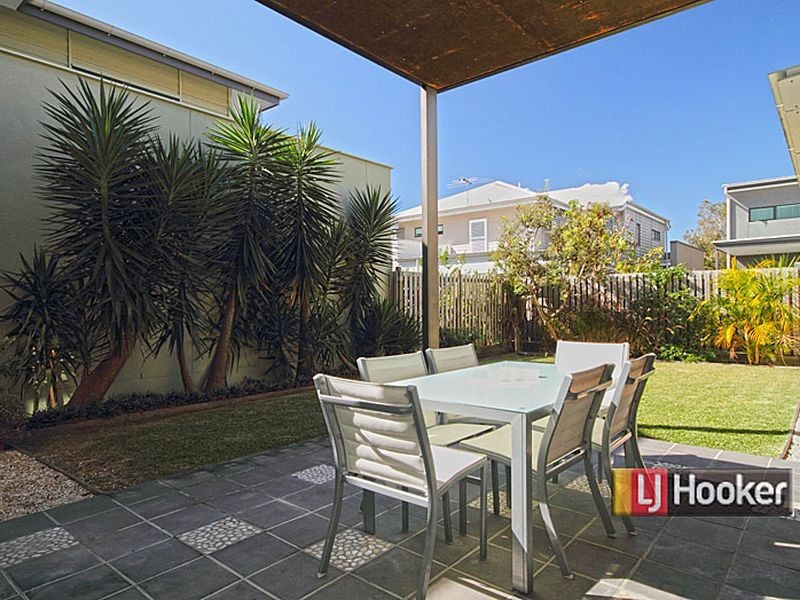 9 Edgewater Place, Bulimba QLD 4171