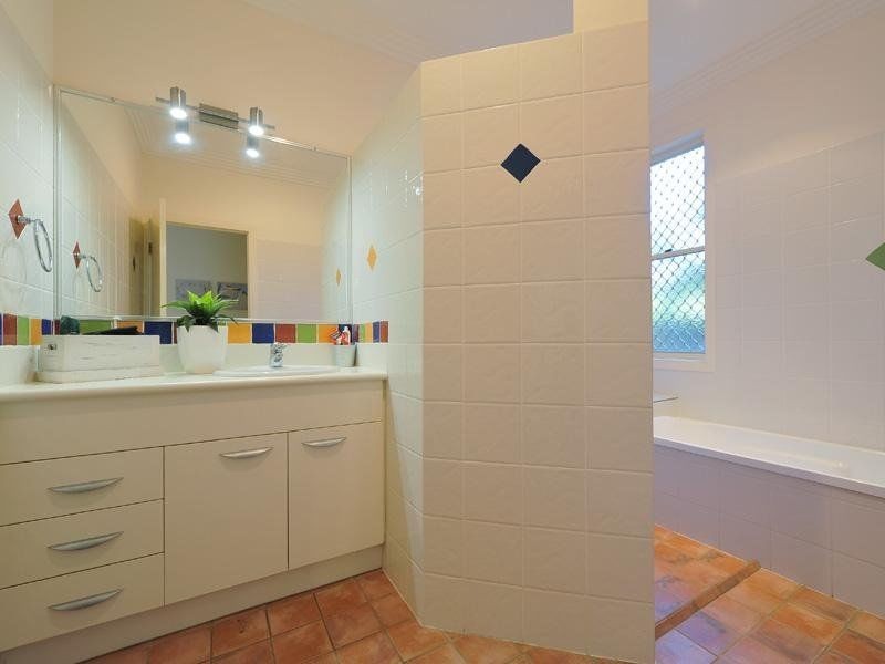 67 Henderson Street, Bulimba QLD 4171