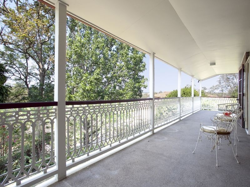 1 Cunningham Court, Mount Ommaney QLD 4074