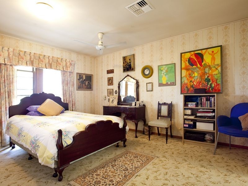 1 Cunningham Court, Mount Ommaney QLD 4074