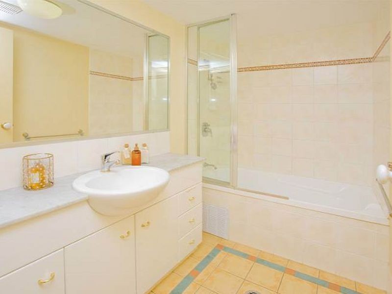 1/16 Norman Crescent, Norman Park QLD 4170