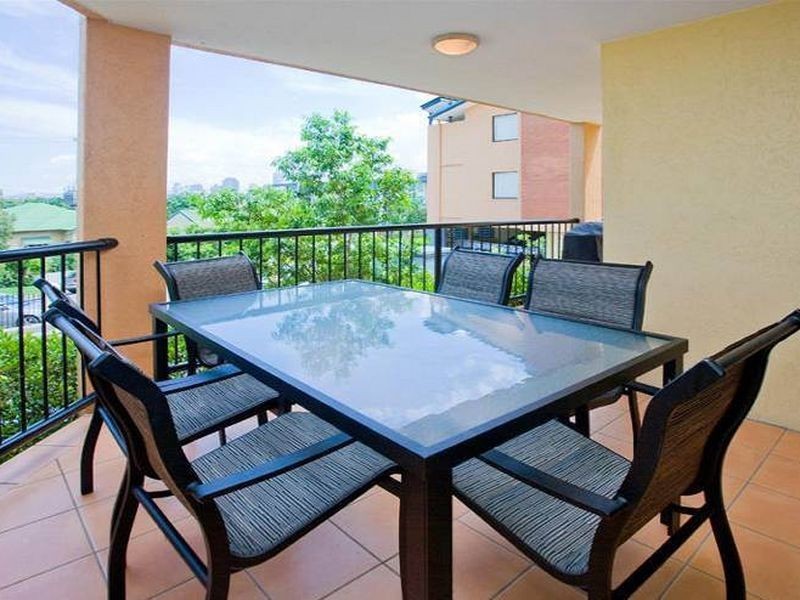 1/16 Norman Crescent, Norman Park QLD 4170
