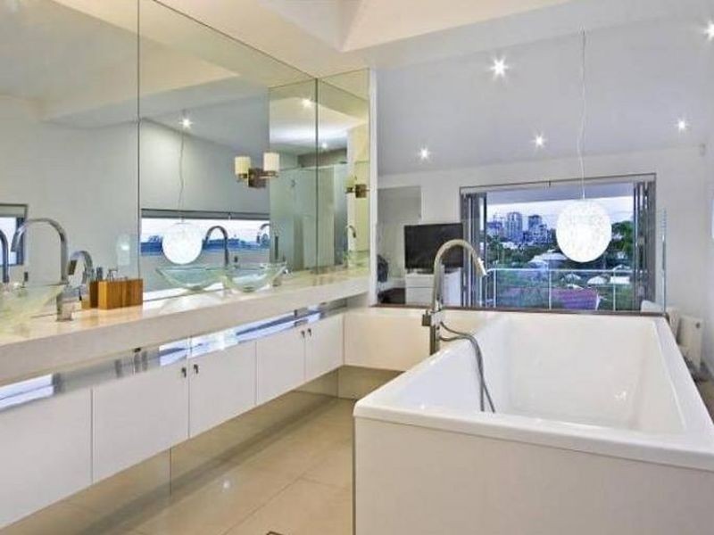 9 Myuna Street, Balmoral QLD 4171