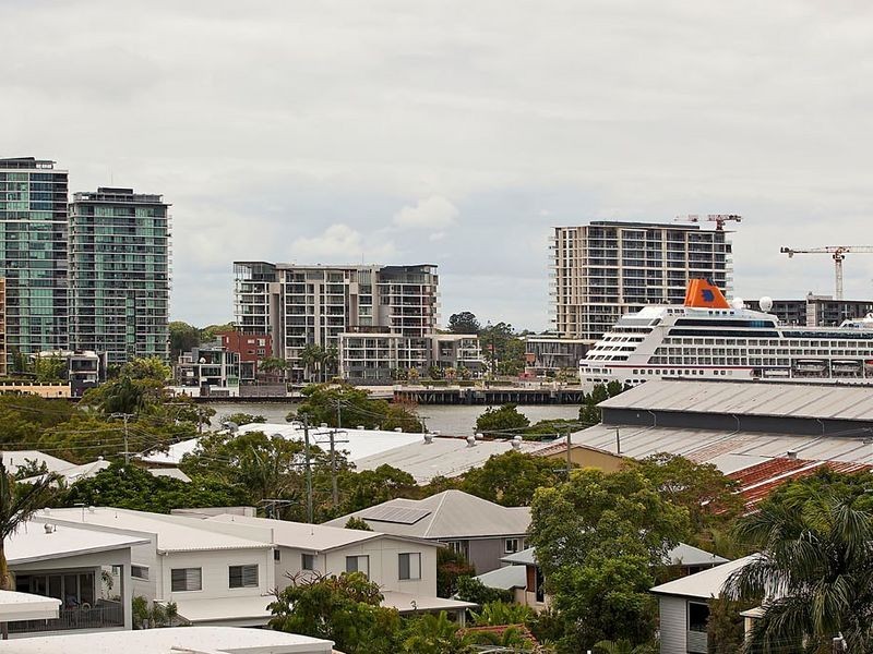 21 Wordsworth Street, Bulimba QLD 4171