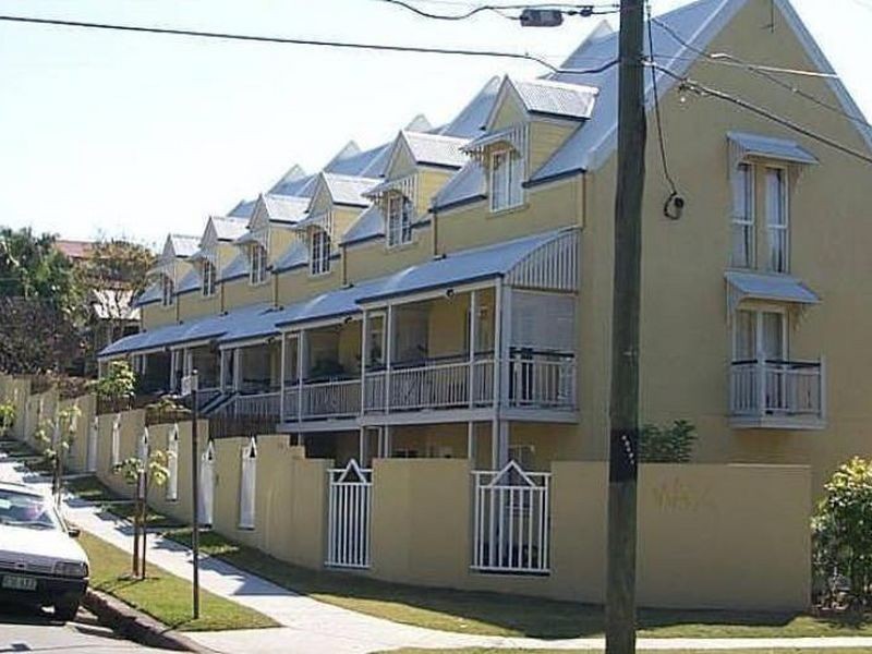 3/7 Miles Street, Hawthorne QLD 4171