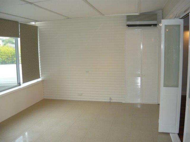 Holland Park QLD 4121