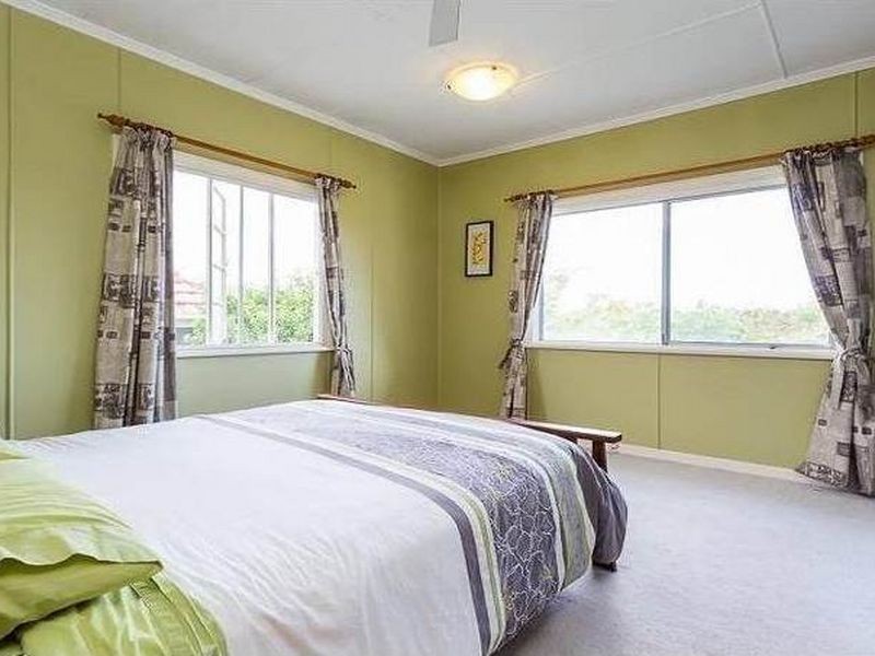 39 East Street, Camp Hill QLD 4152