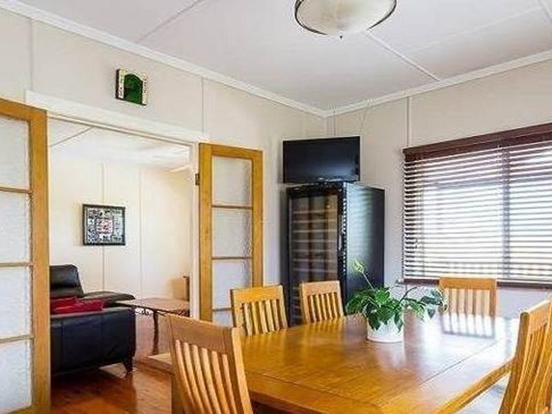 39 East Street, Camp Hill QLD 4152