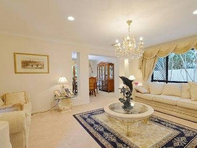 37 Virginia Avenue, Hawthorne QLD 4171