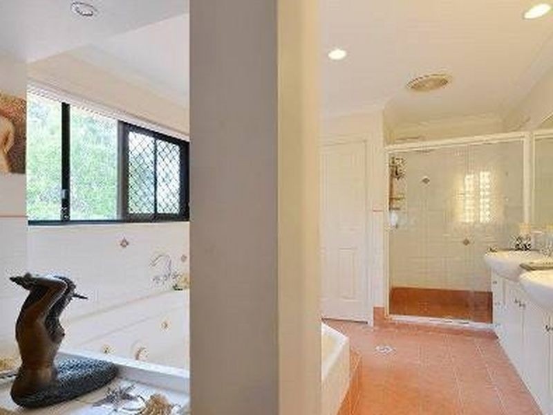 37 Virginia Avenue, Hawthorne QLD 4171