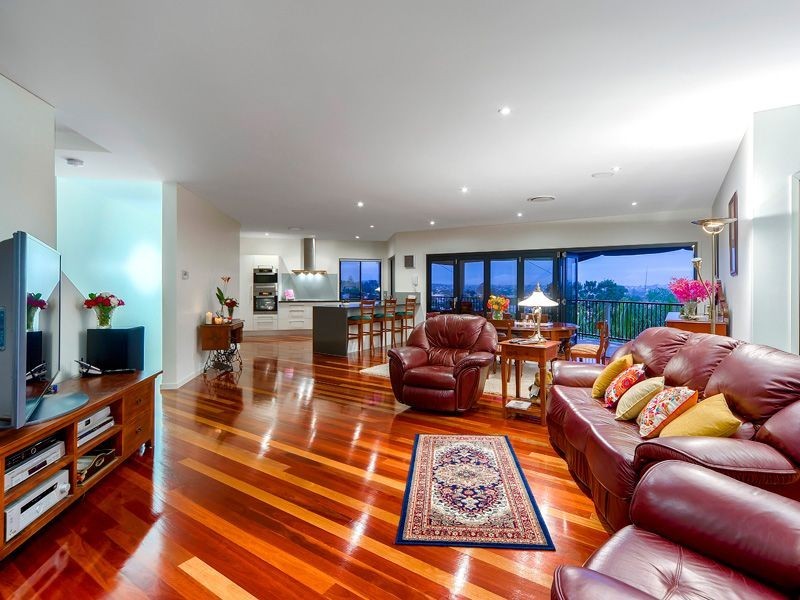 30 Quirinal Crescent, Seven Hills QLD 4170