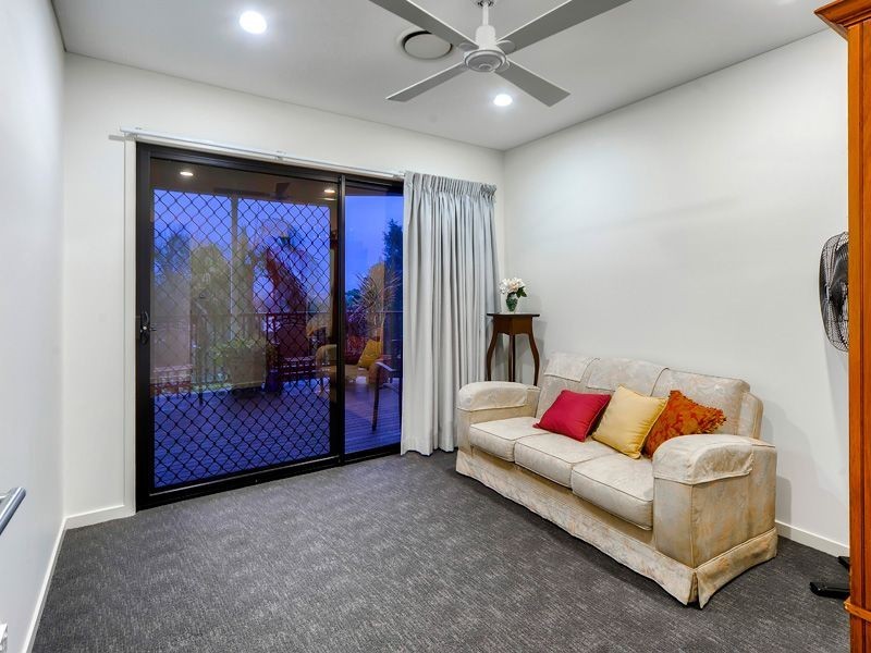 30 Quirinal Crescent, Seven Hills QLD 4170