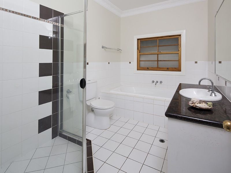 53 Leura Avenue, Hawthorne QLD 4171