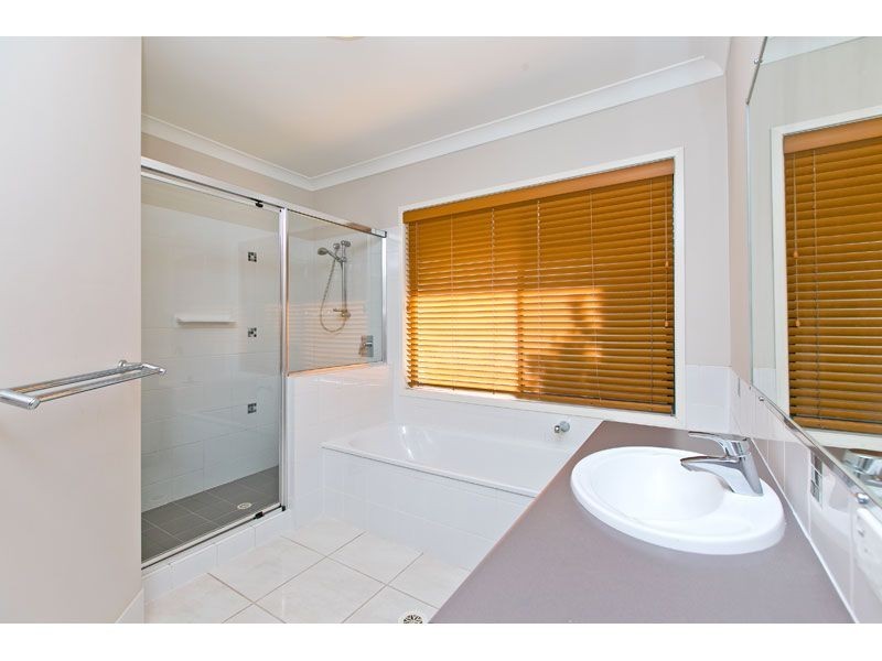 19 Trafalgar Vale Avenue, Wellington Point QLD 4160