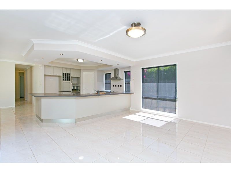 19 Trafalgar Vale Avenue, Wellington Point QLD 4160