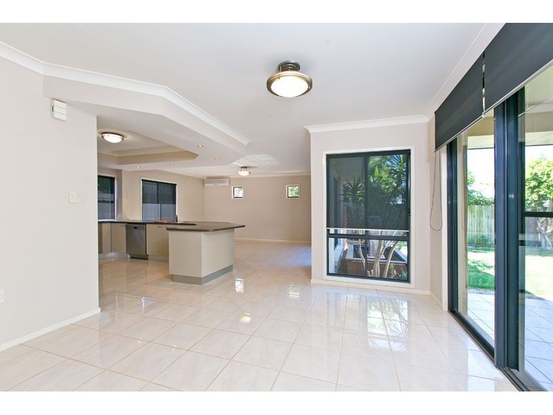 19 Trafalgar Vale Avenue, Wellington Point QLD 4160