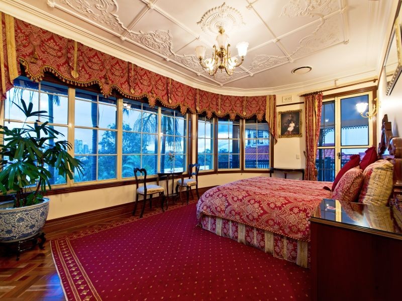 160 Wynnum Road, Norman Park QLD 4170