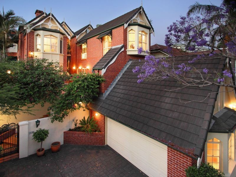 160 Wynnum Road, Norman Park QLD 4170