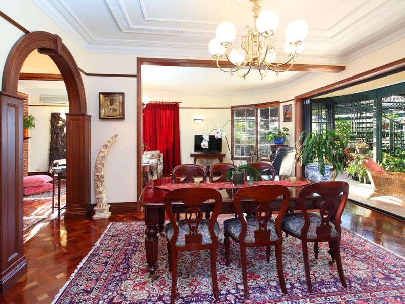 160 Wynnum Road, Norman Park QLD 4170