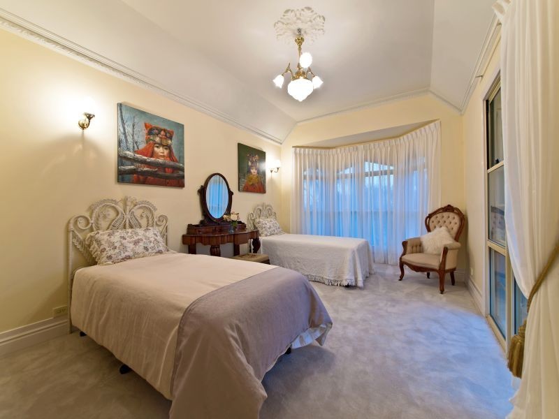 160 Wynnum Road, Norman Park QLD 4170