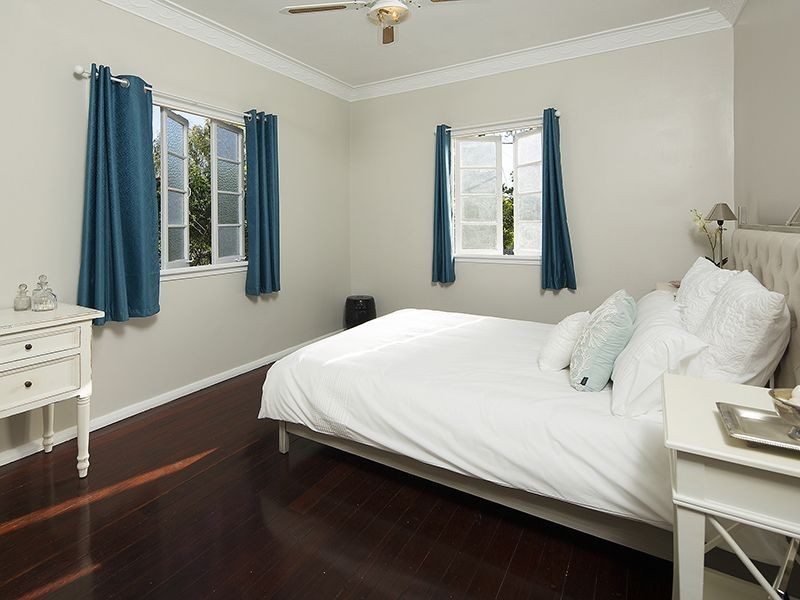 30 Jamieson Street, Bulimba QLD 4171