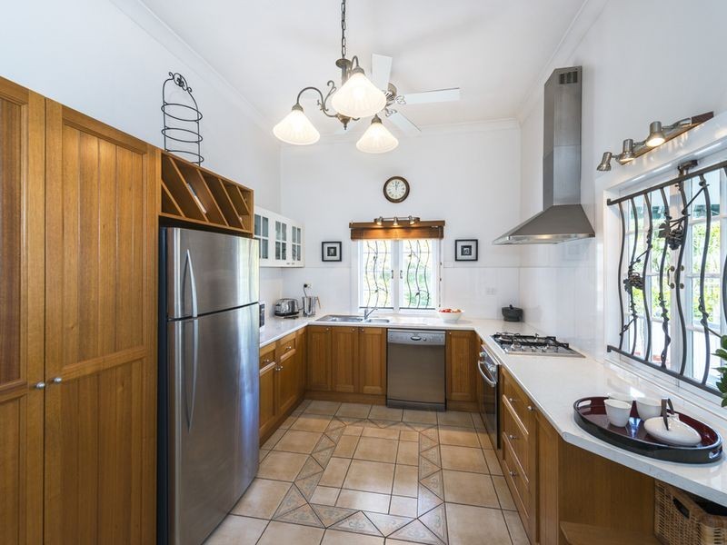 25 Edencourt Street, Camp Hill QLD 4152