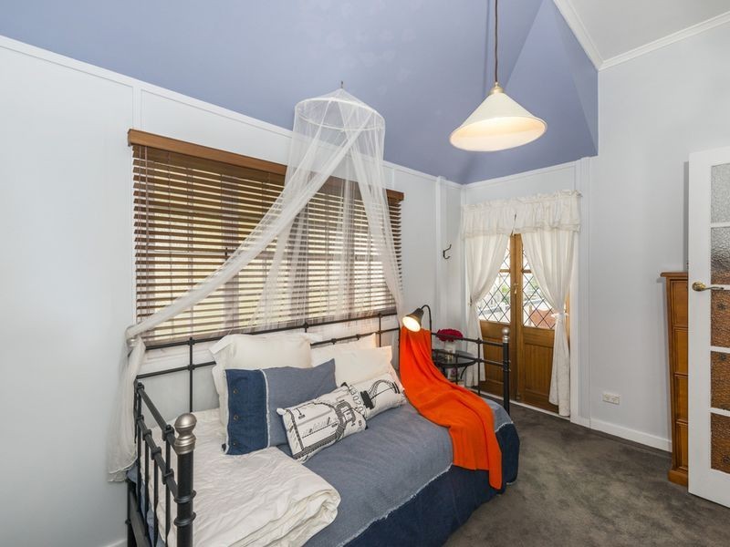 25 Edencourt Street, Camp Hill QLD 4152