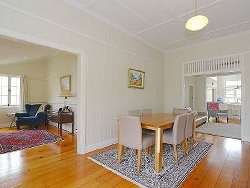 35 Virginia Avenue, Hawthorne QLD 4171