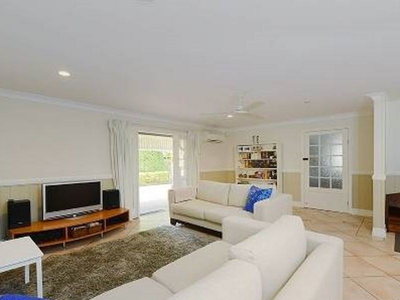 35 Virginia Avenue, Hawthorne QLD 4171