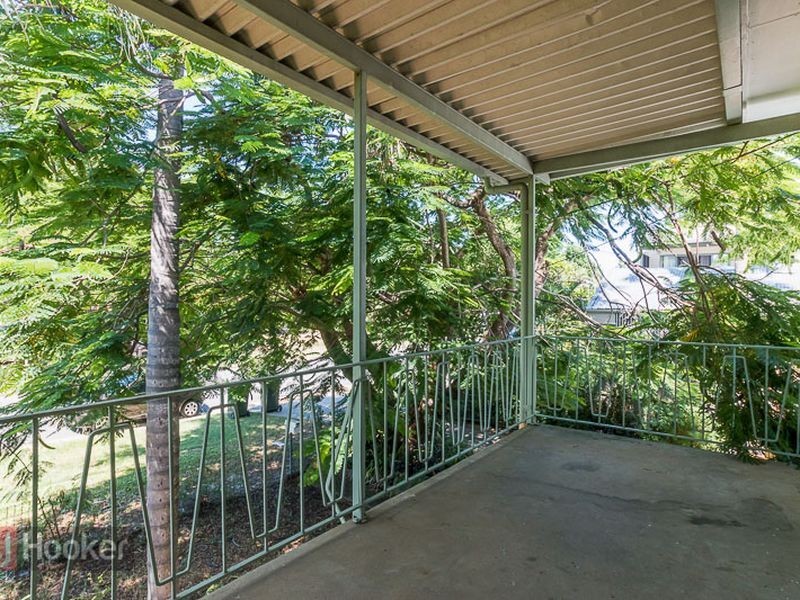 12 Walter Street, Bulimba QLD 4171