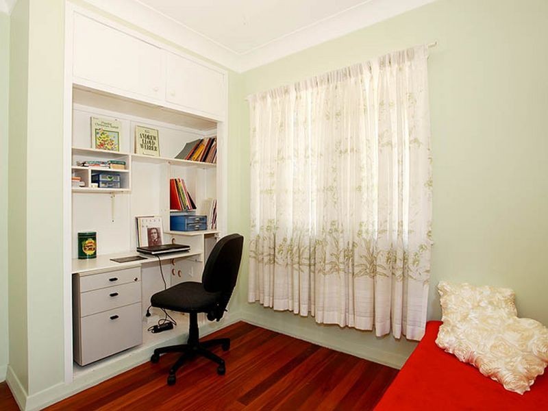 16 Domitia Avenue, Seven Hills QLD 4170