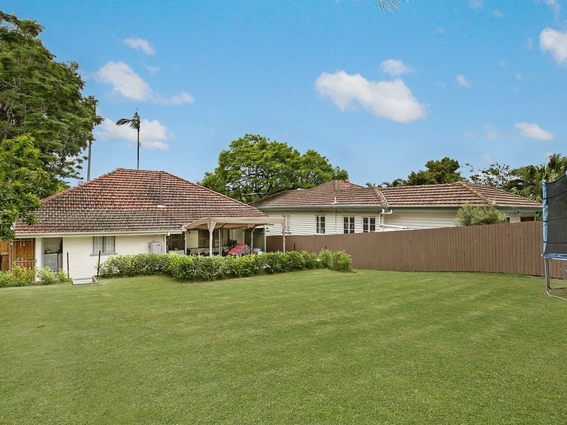 103 Hawthorne Road, Hawthorne QLD 4171