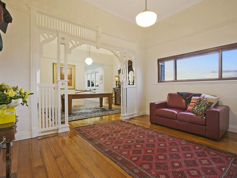 33 Cedar Street, Greenslopes QLD 4120