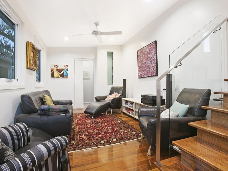 33 Cedar Street, Greenslopes QLD 4120