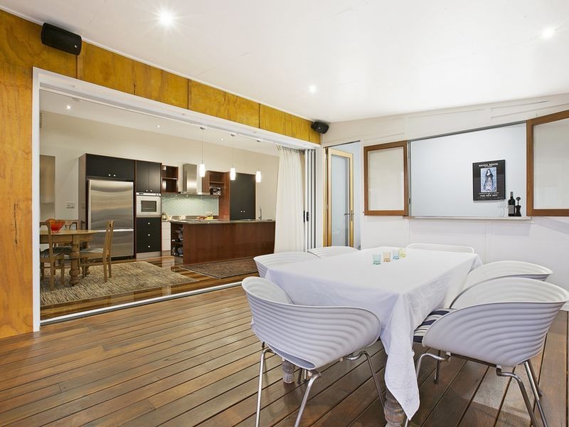 33 Cedar Street, Greenslopes QLD 4120