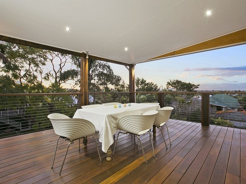 33 Cedar Street, Greenslopes QLD 4120