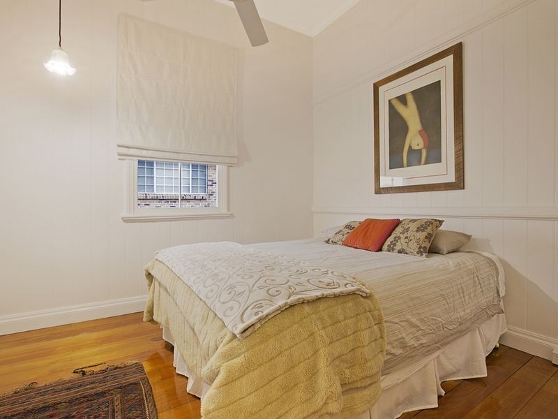 33 Cedar Street, Greenslopes QLD 4120