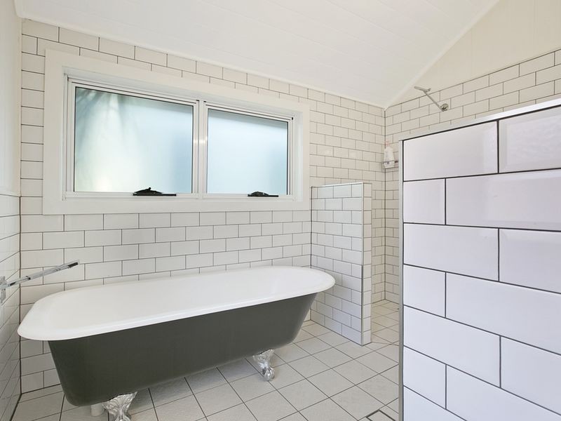 33 Cedar Street, Greenslopes QLD 4120