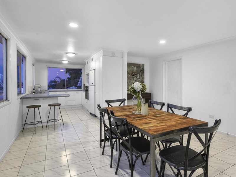 16 Teneriffe Drive, Teneriffe QLD 4005