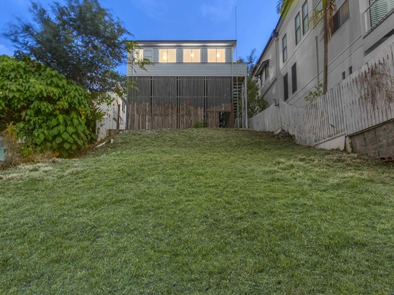 16 Teneriffe Drive, Teneriffe QLD 4005